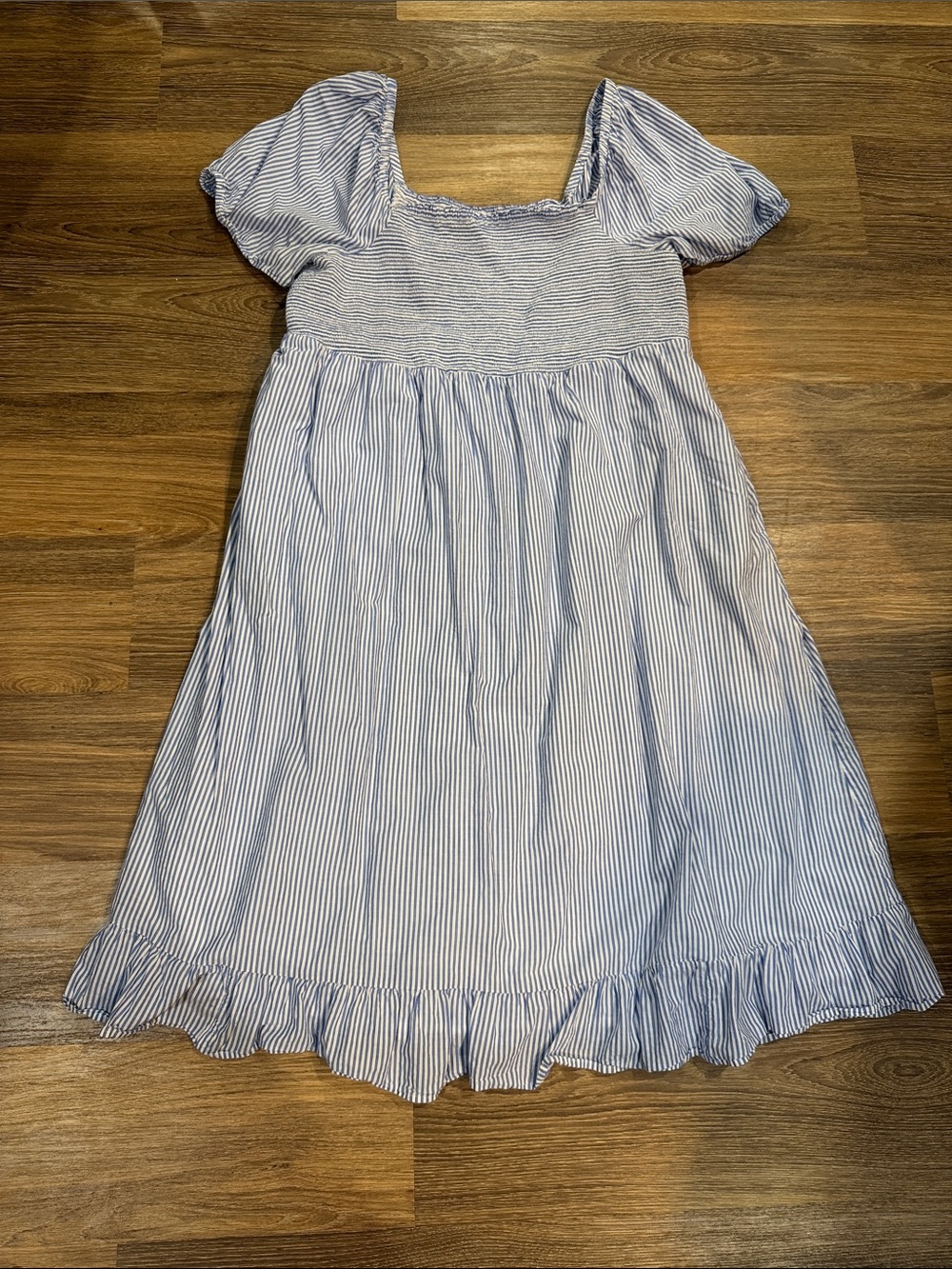 J. Crew Women’s Blue and White Smocked Bodice Dress with Ruffle Hem 3x Like New